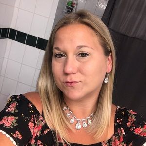 Meet your Posher, Michele